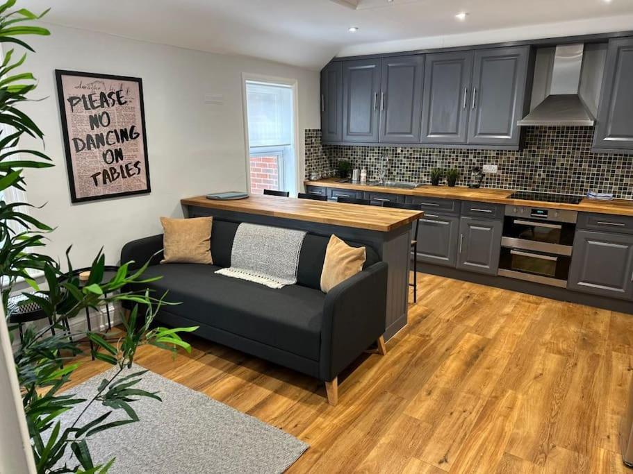 High Wycombe Centre- 2 Bed Flat Daire Dış mekan fotoğraf